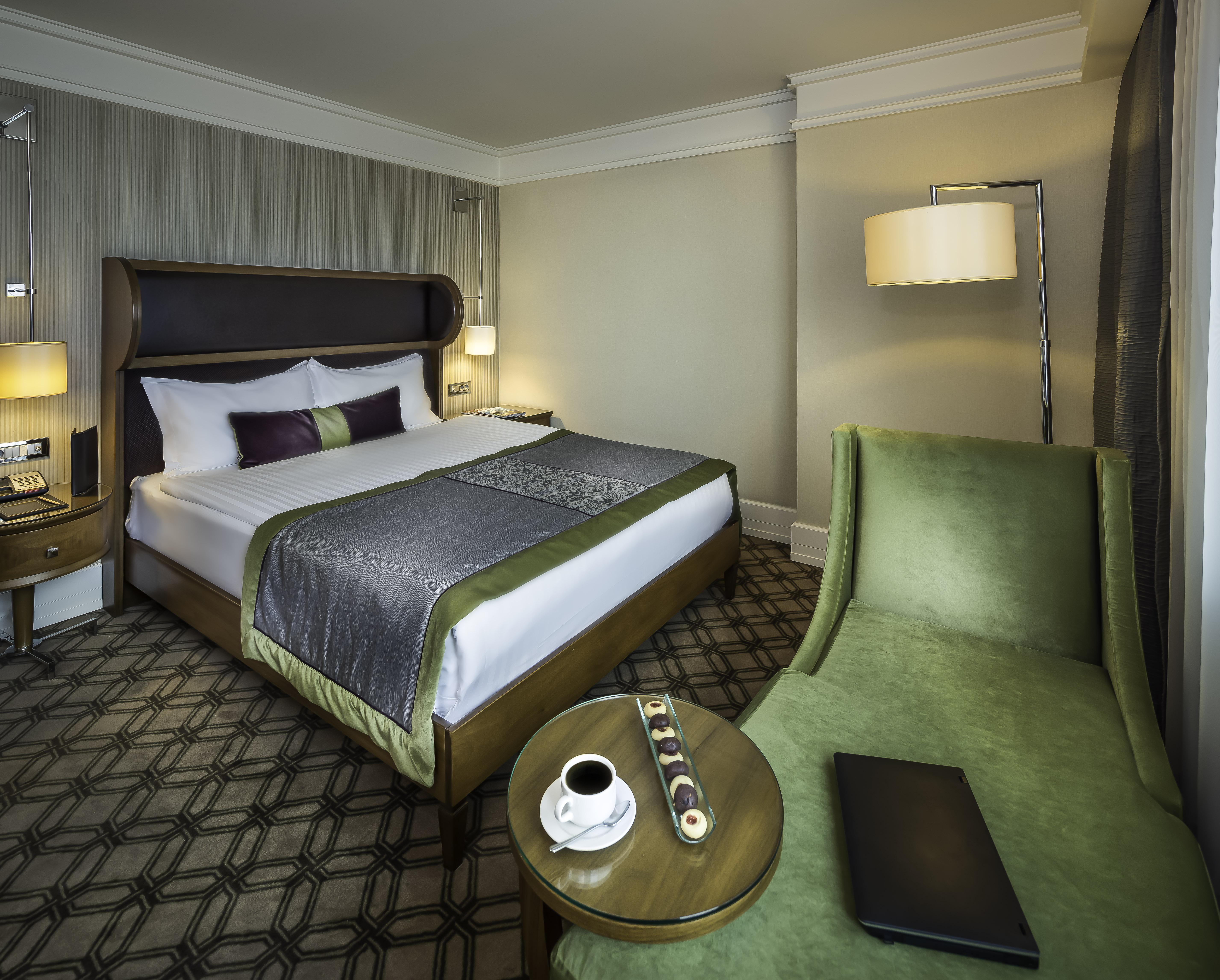 Готель Titanic Port Bakirkoy 5*